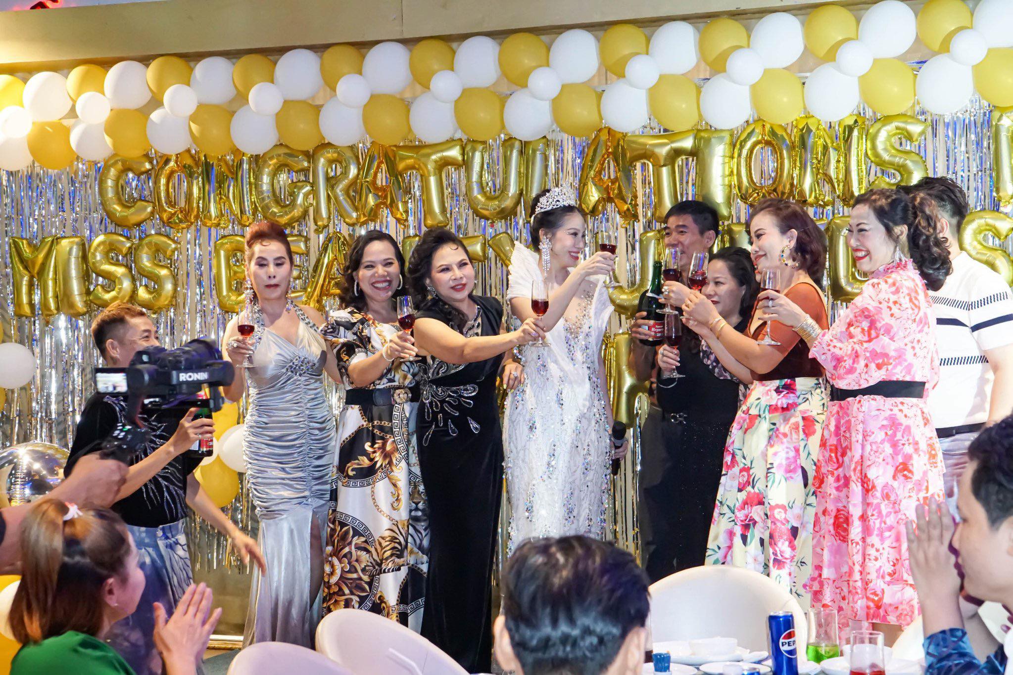 thanh hangparrty12